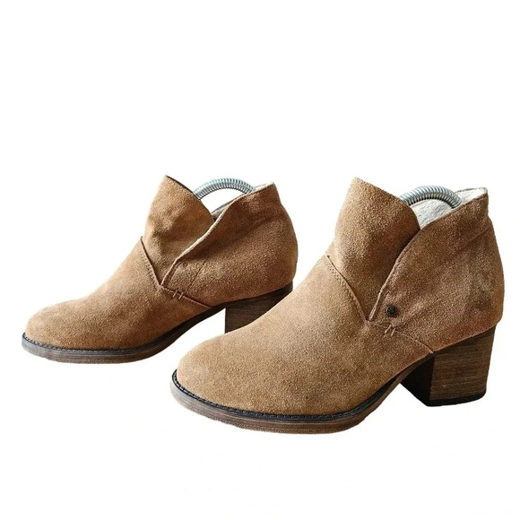 BearPaw Cow Suede Fleece Lined Women's Ankle Boots Size 7.5 - Picture 2 of 16